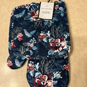 Pot Holder and Oven Mitt